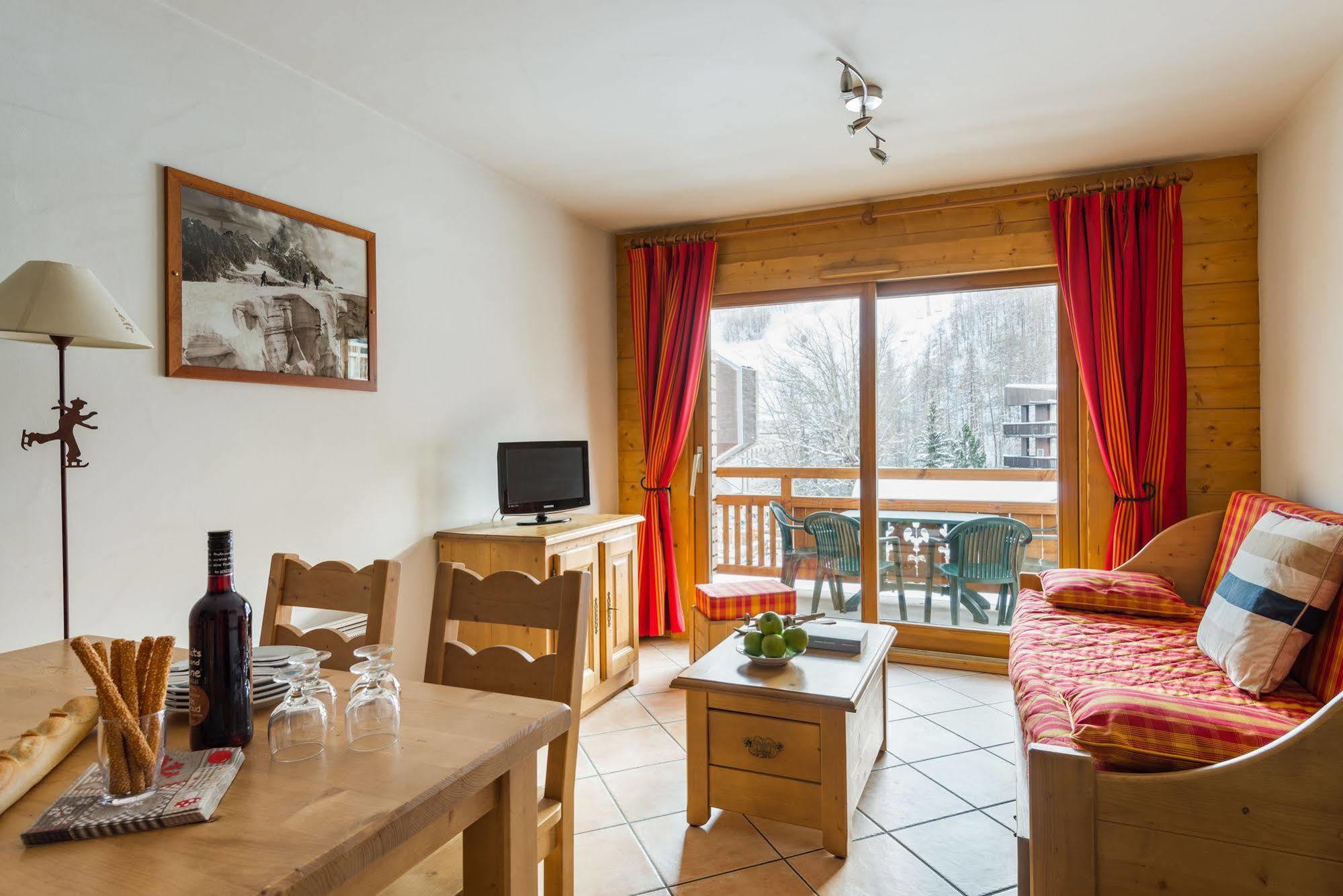 Lagrange Vacances Le Hameau Du Rocher Blanc Сер Шевалье Экстерьер фото